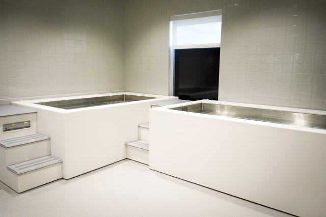 Hot and cold therapy tubs in the Fieldhouse training room
